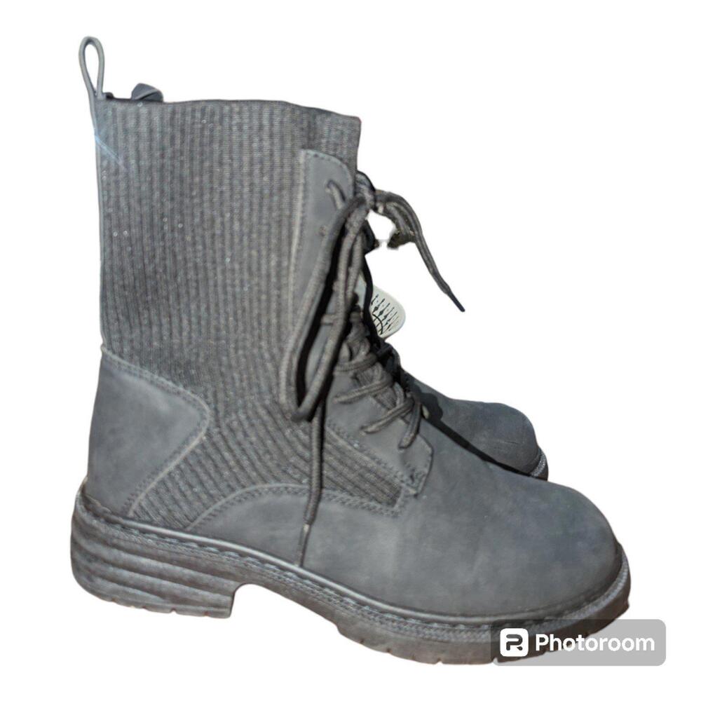 Wanted black Matte  Ribbed Combat Boots size 6.5